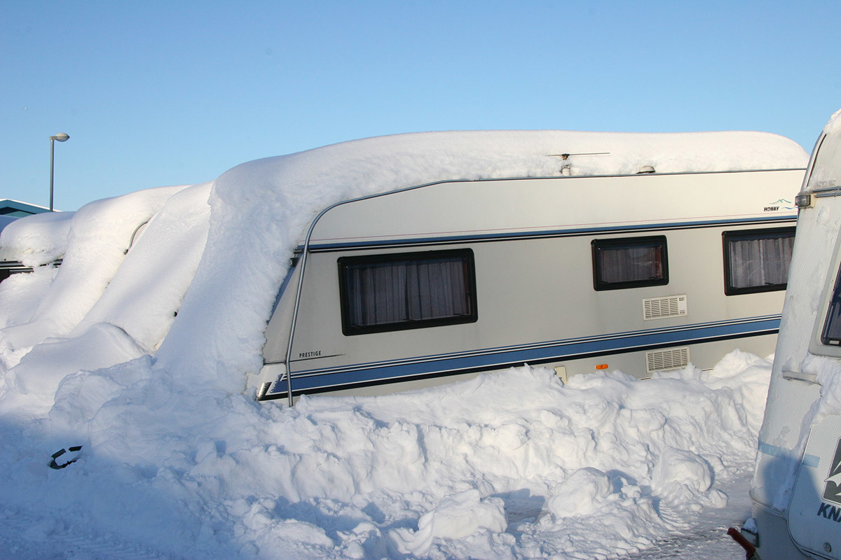 Campingvogn og vårpuss